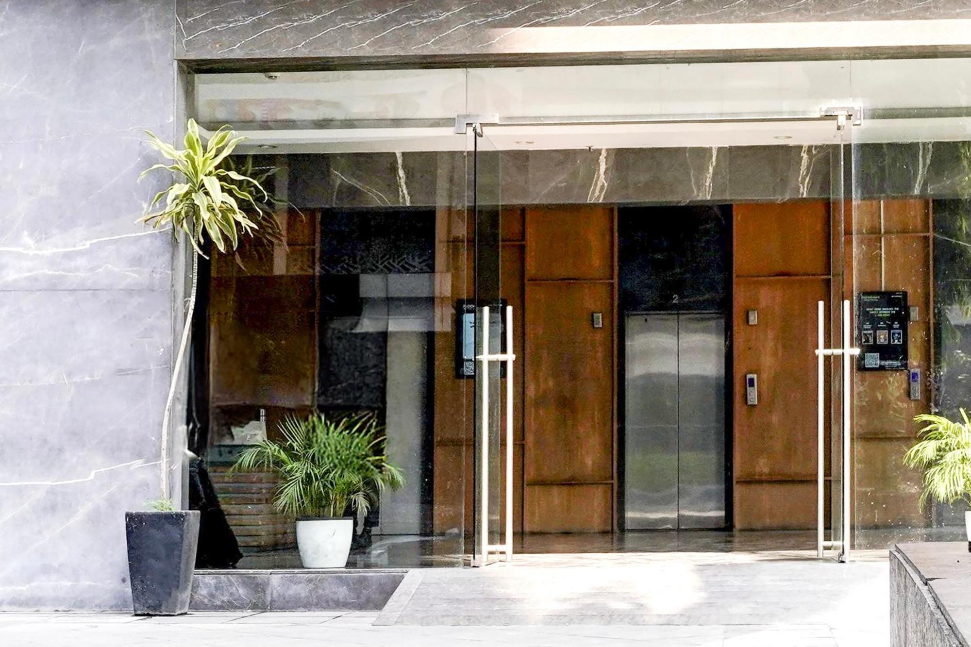 Super Townhouse Pbg Mall Vashi Turambhe エクステリア 写真