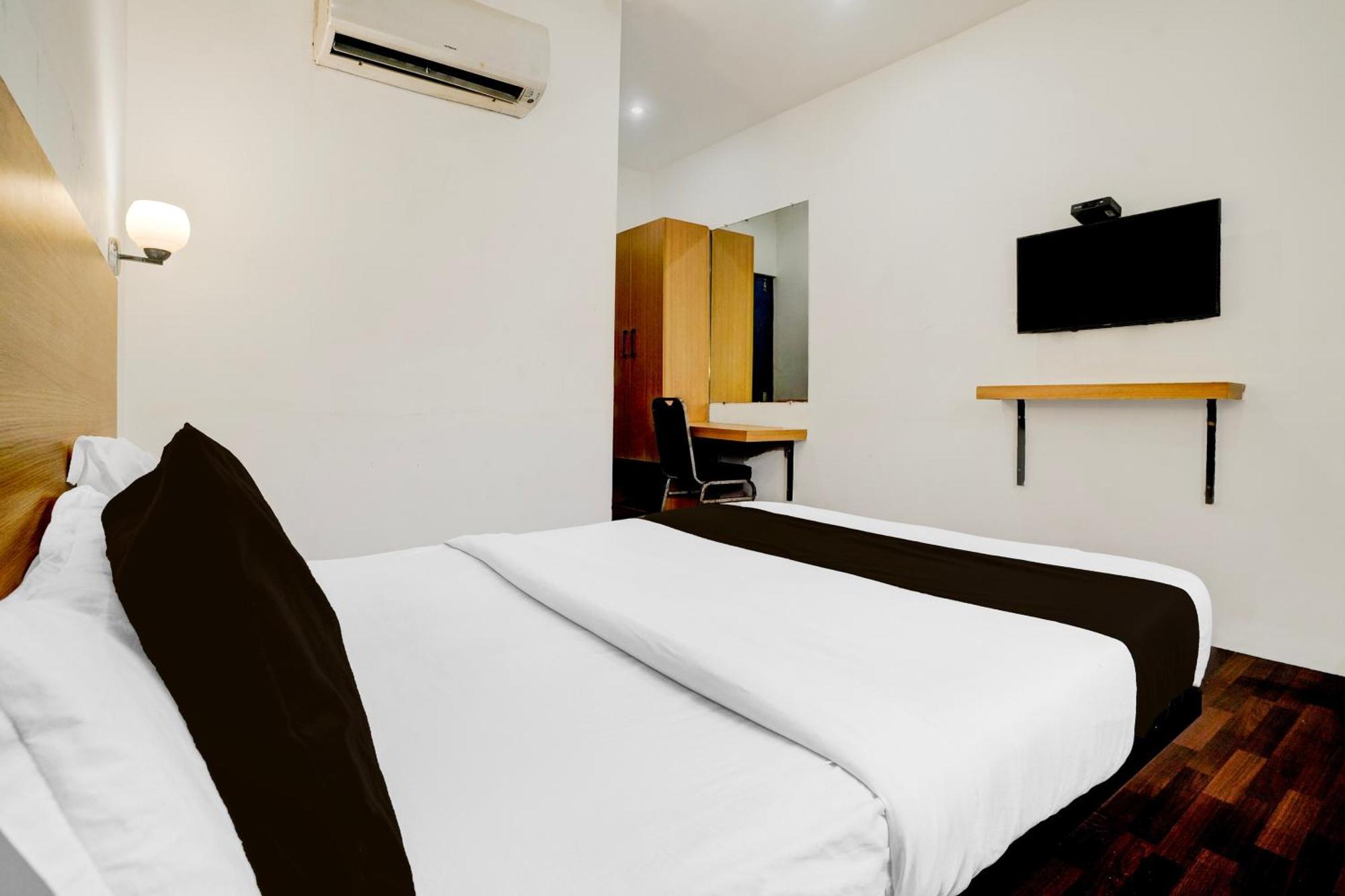 Super Townhouse Pbg Mall Vashi Turambhe エクステリア 写真