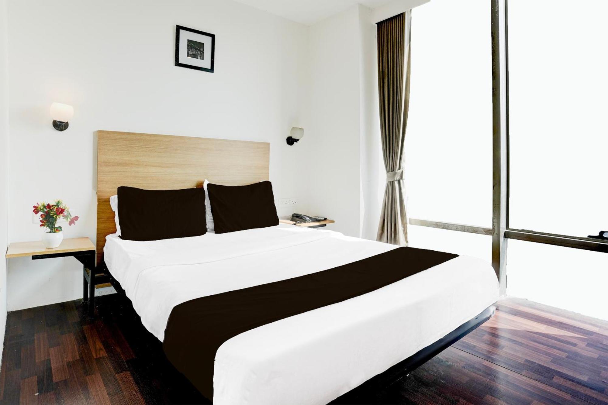 Super Townhouse Pbg Mall Vashi Turambhe エクステリア 写真