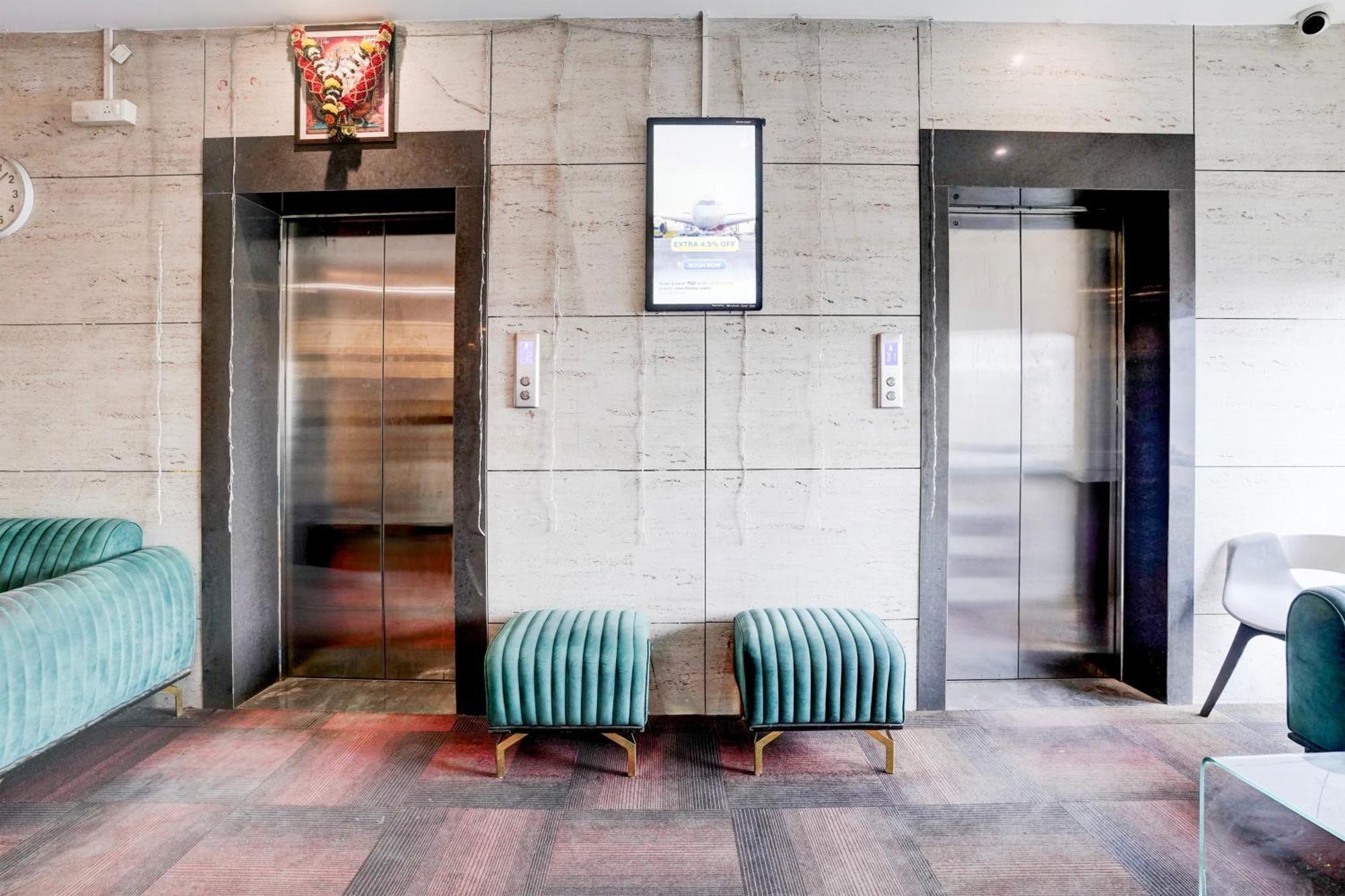 Super Townhouse Pbg Mall Vashi Turambhe エクステリア 写真